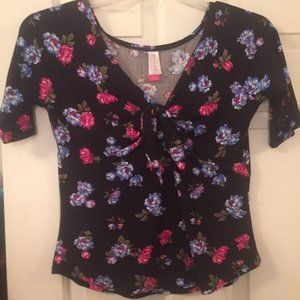 *NWOT* Womens/Juniors Top ~ Size L 11/13